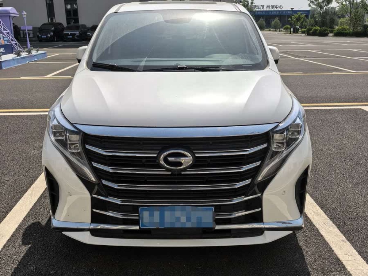 廣汽傳祺 M8  2021款 領(lǐng)秀系列 390T 至尊版圖片