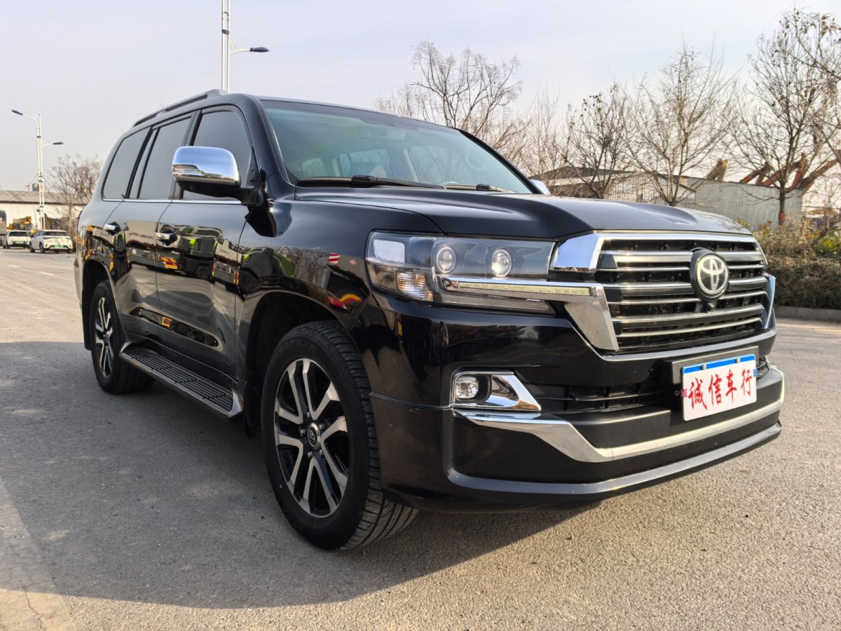 豐田 蘭德酷路澤  2018款 5.7L VX-R 12氣 底升(中東版)圖片