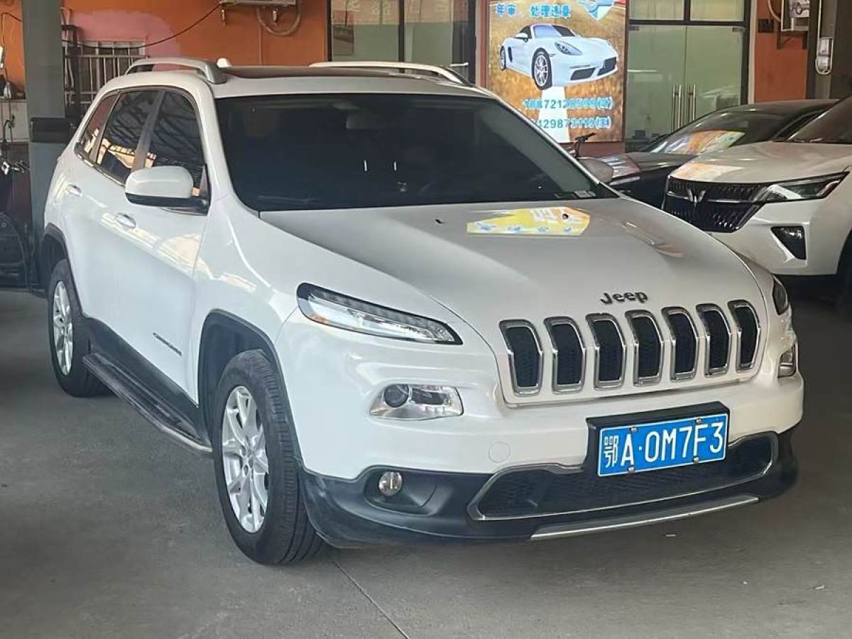 Jeep 自由光  2017款 2.0L 優(yōu)越版圖片