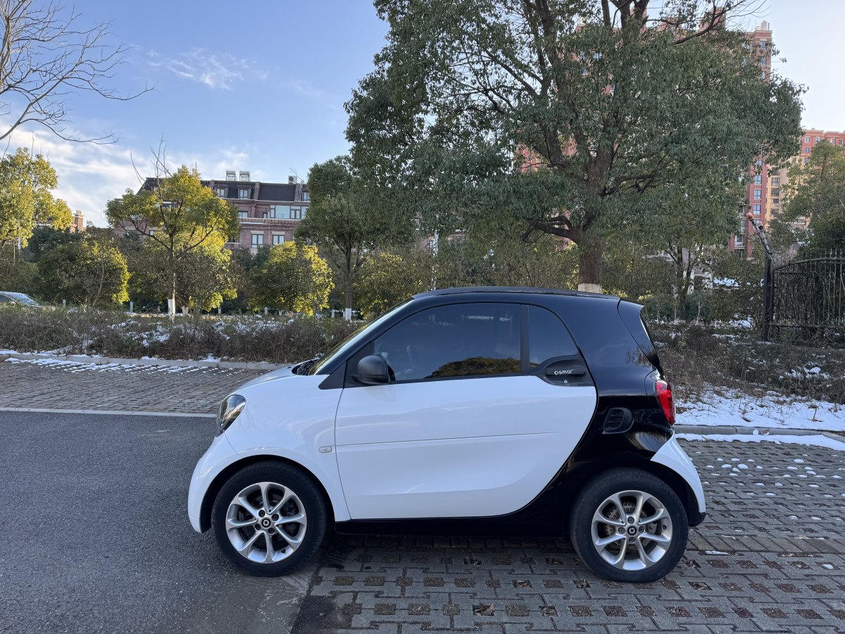 smart fortwo  2015款 1.0L 52千瓦硬顶灵动版图片