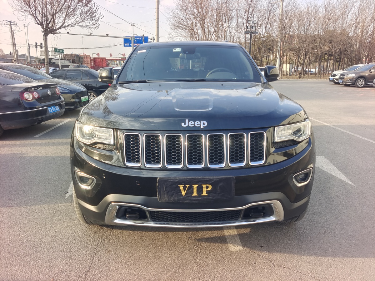 Jeep 大切諾基  2015款 3.0L 舒享導(dǎo)航版圖片