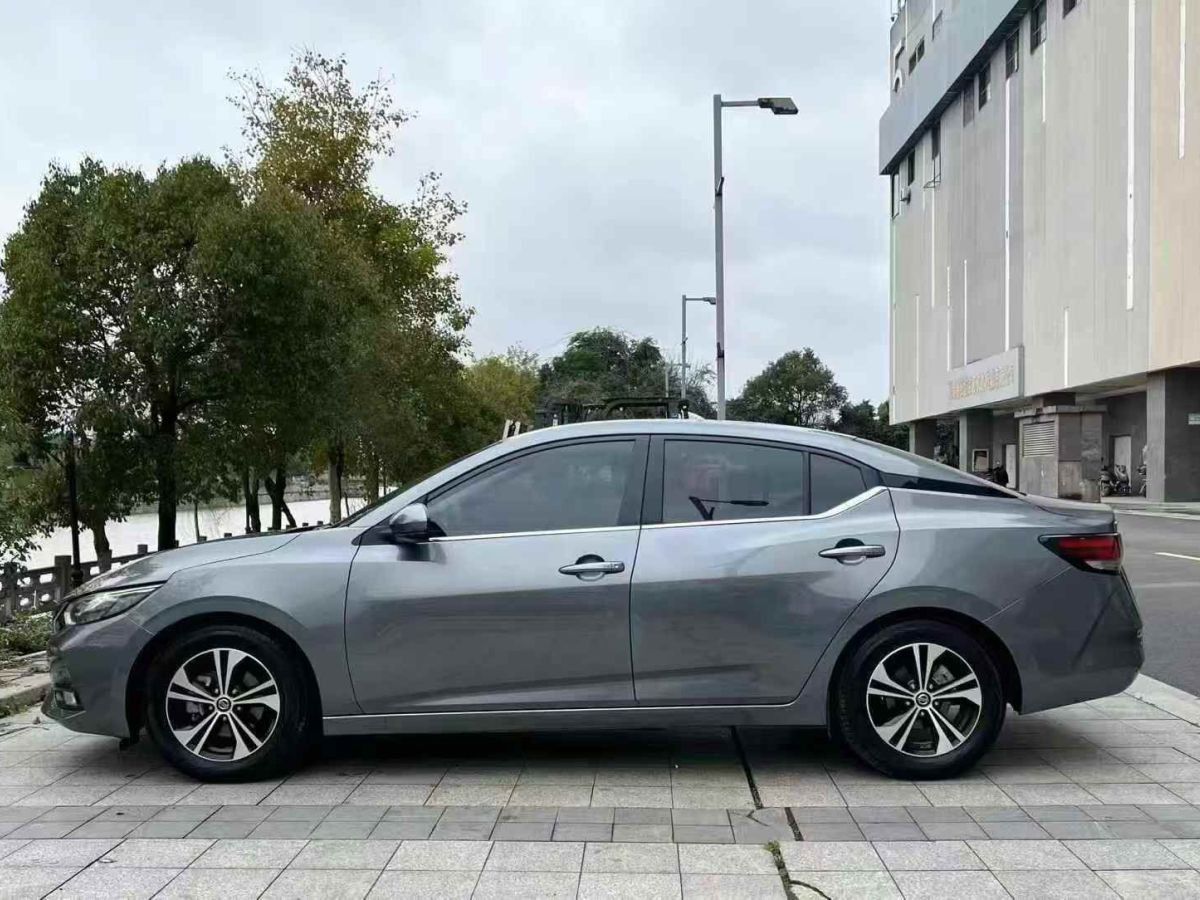 日產(chǎn) 軒逸  2021款 1.6L XL CVT暗夜版圖片