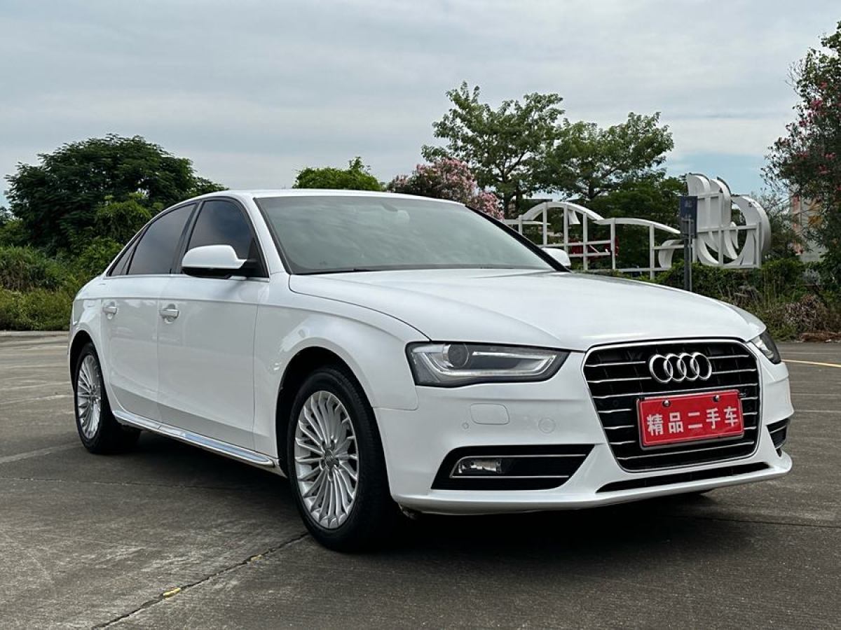 2015年7月奧迪 奧迪A4L  2015款 35 TFSI 自動(dòng)標(biāo)準(zhǔn)型