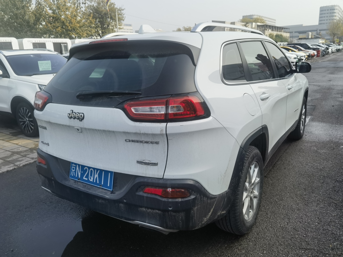 Jeep 自由光  2016款 2.4L 專業(yè)版圖片