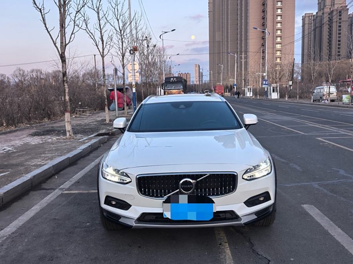 沃爾沃 V90  2025款 Cross Country B5 AWD 智遠(yuǎn)版圖片