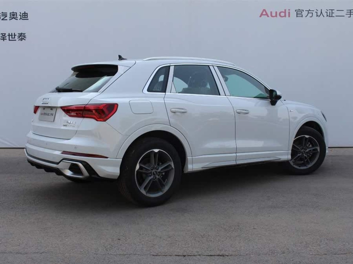 奧迪 奧迪Q3  2024款 35 TFSI 進(jìn)取動(dòng)感型圖片