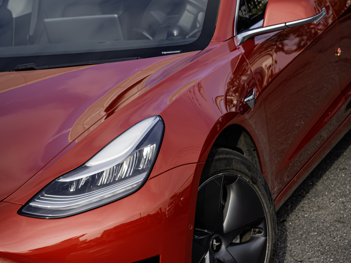 特斯拉 Model 3  2020款 改款 標(biāo)準(zhǔn)續(xù)航后驅(qū)升級(jí)版圖片