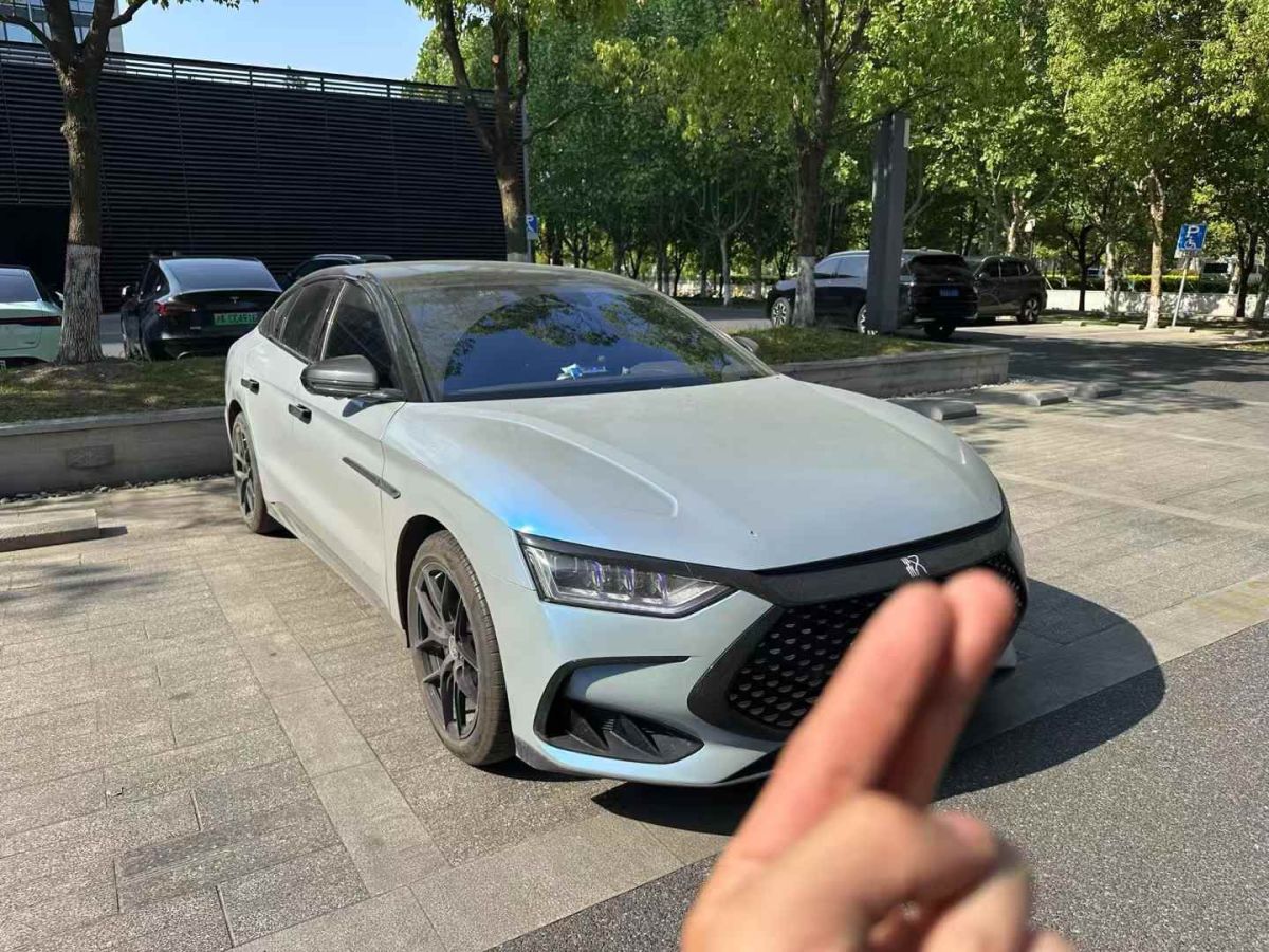 比亞迪 漢  2022款 EV 創(chuàng)世版 715KM前驅(qū)尊榮型圖片