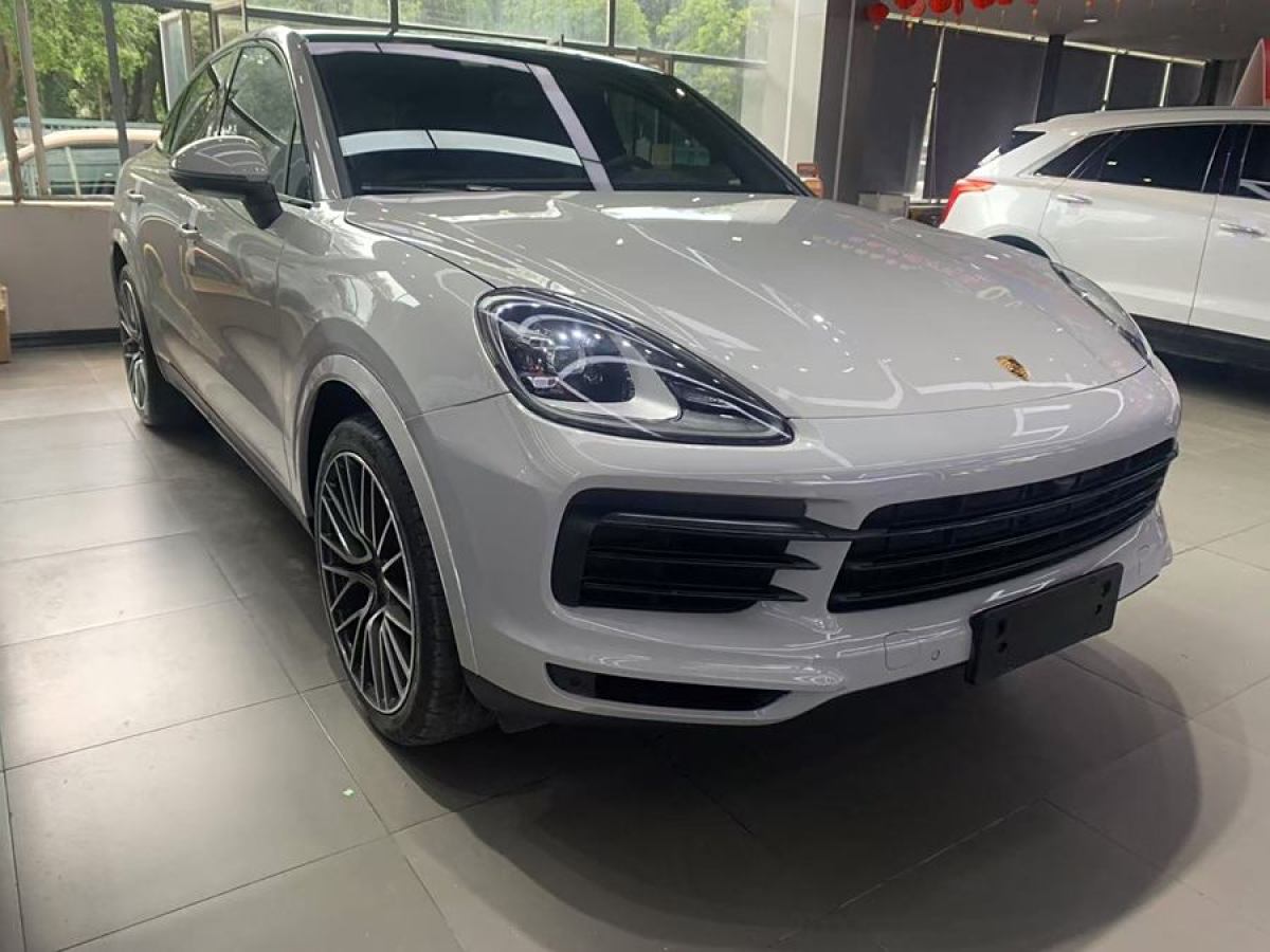 保時(shí)捷 Cayenne  2022款 Cayenne 3.0T 鉑金版圖片