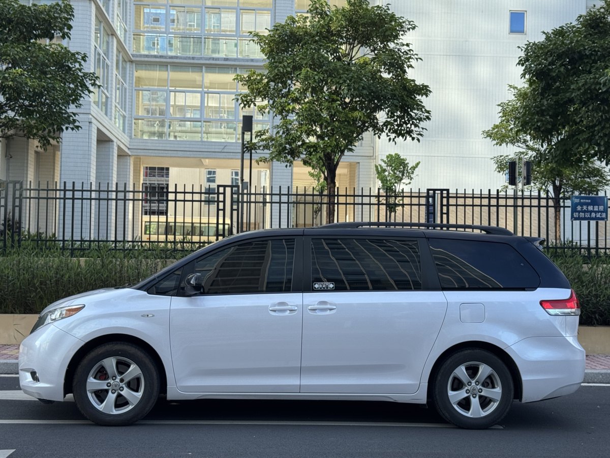 豐田 塞納  2011款 Sienna 2.7L 美規(guī)版圖片