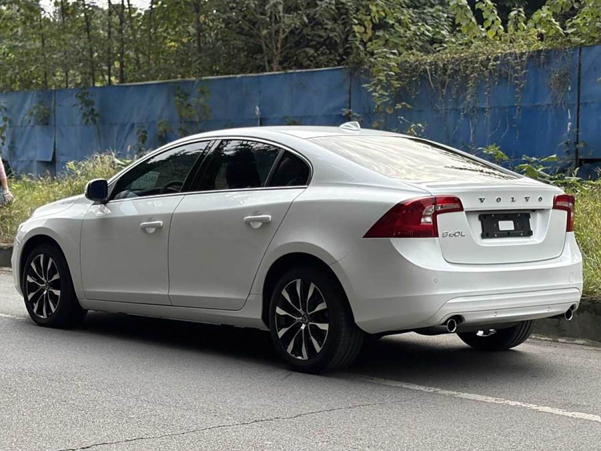 沃爾沃 S60L  2018款 T3 智進(jìn)進(jìn)取版圖片