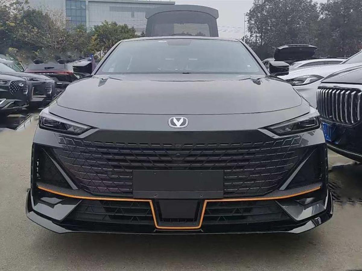 長安 長安UNI-V  2023款 1.5T 尊享型圖片