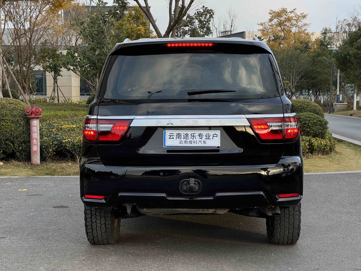 日產(chǎn) 途樂(lè)  2014款 5.6L LE圖片