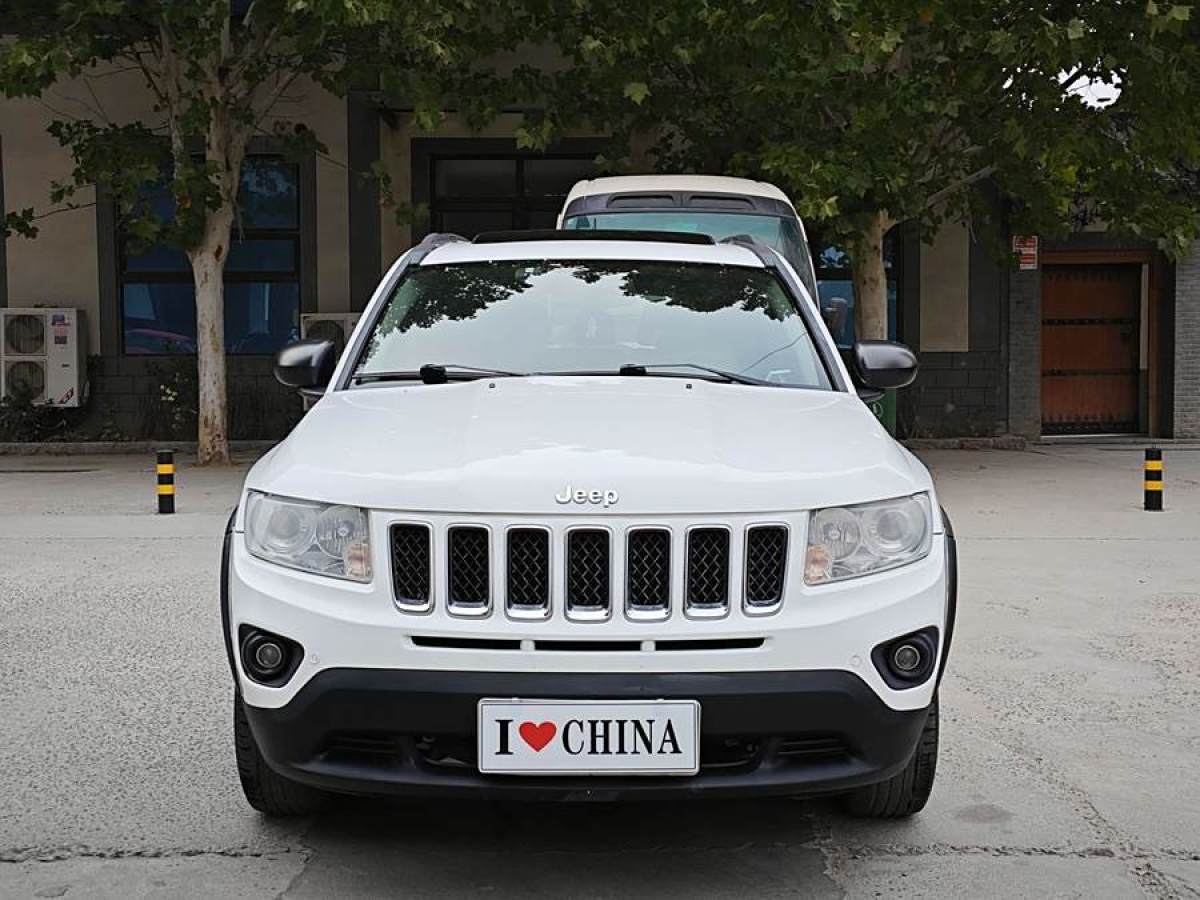 Jeep 指南者  2013款 2.4L 四驅(qū)運動版圖片