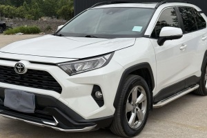 RAV4榮放 豐田 2.0L CVT兩驅風尚PLUS版