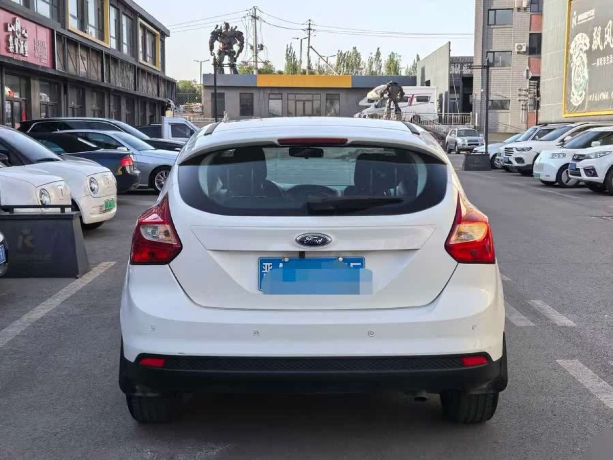 福特 ?？怂? 2012款 兩廂 1.6L 自動舒適型圖片