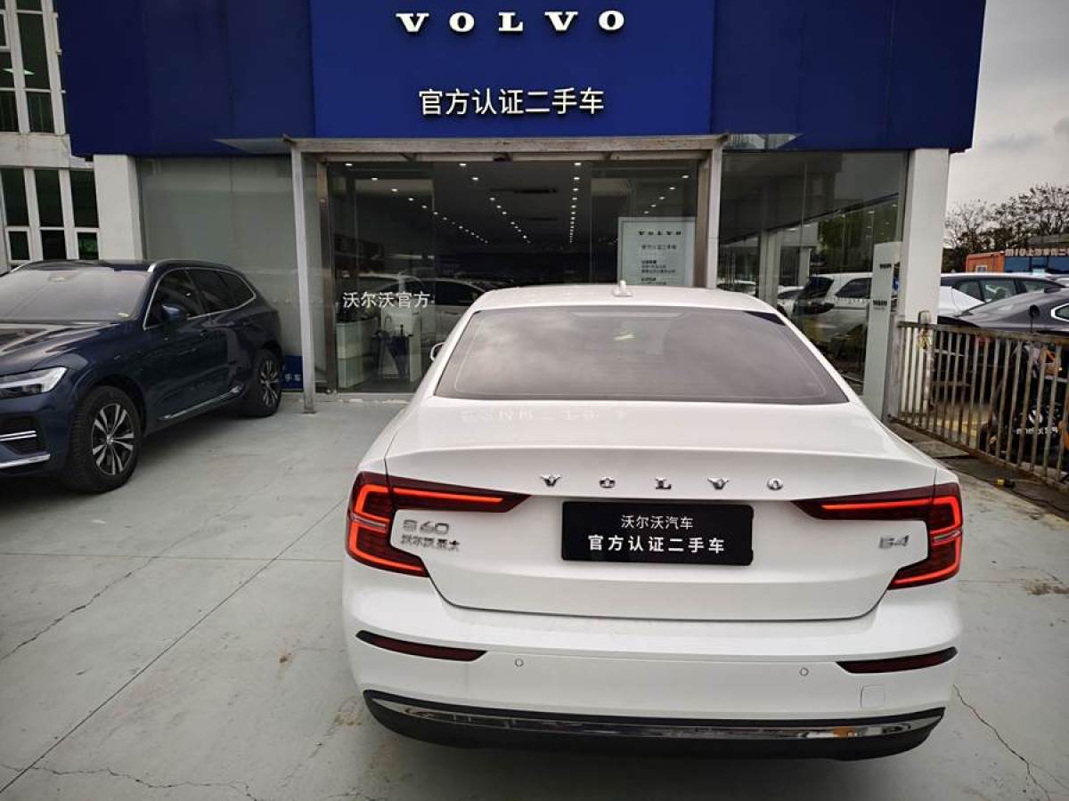 沃爾沃 S60L  2024款 B4 智遠(yuǎn)豪華版圖片