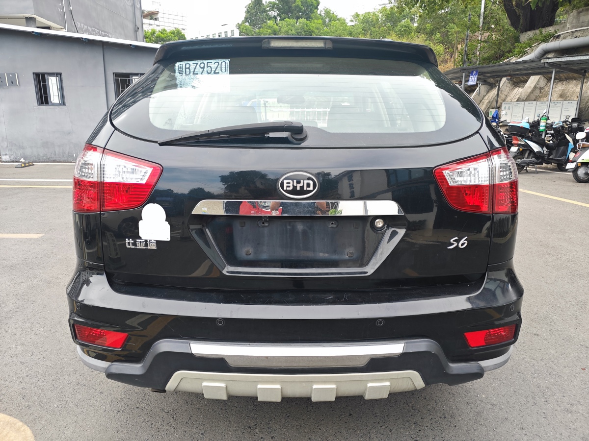 比亞迪 S6  2013款 白金版 2.0L 手動豪華型圖片