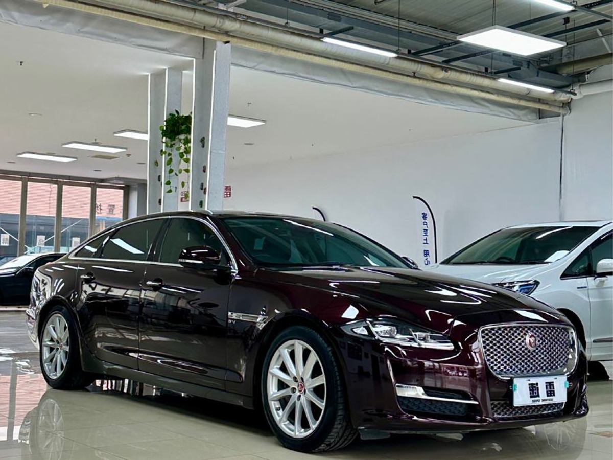 捷豹 XJ  2016款 XJL 3.0 SC 四驅(qū)全景商務(wù)版圖片