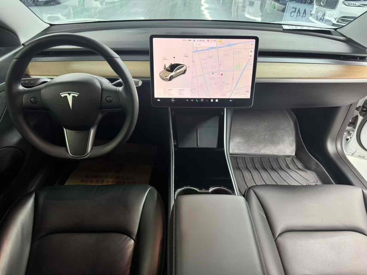 特斯拉 Model 3  2019款 標(biāo)準(zhǔn)續(xù)航后驅(qū)升級(jí)版圖片