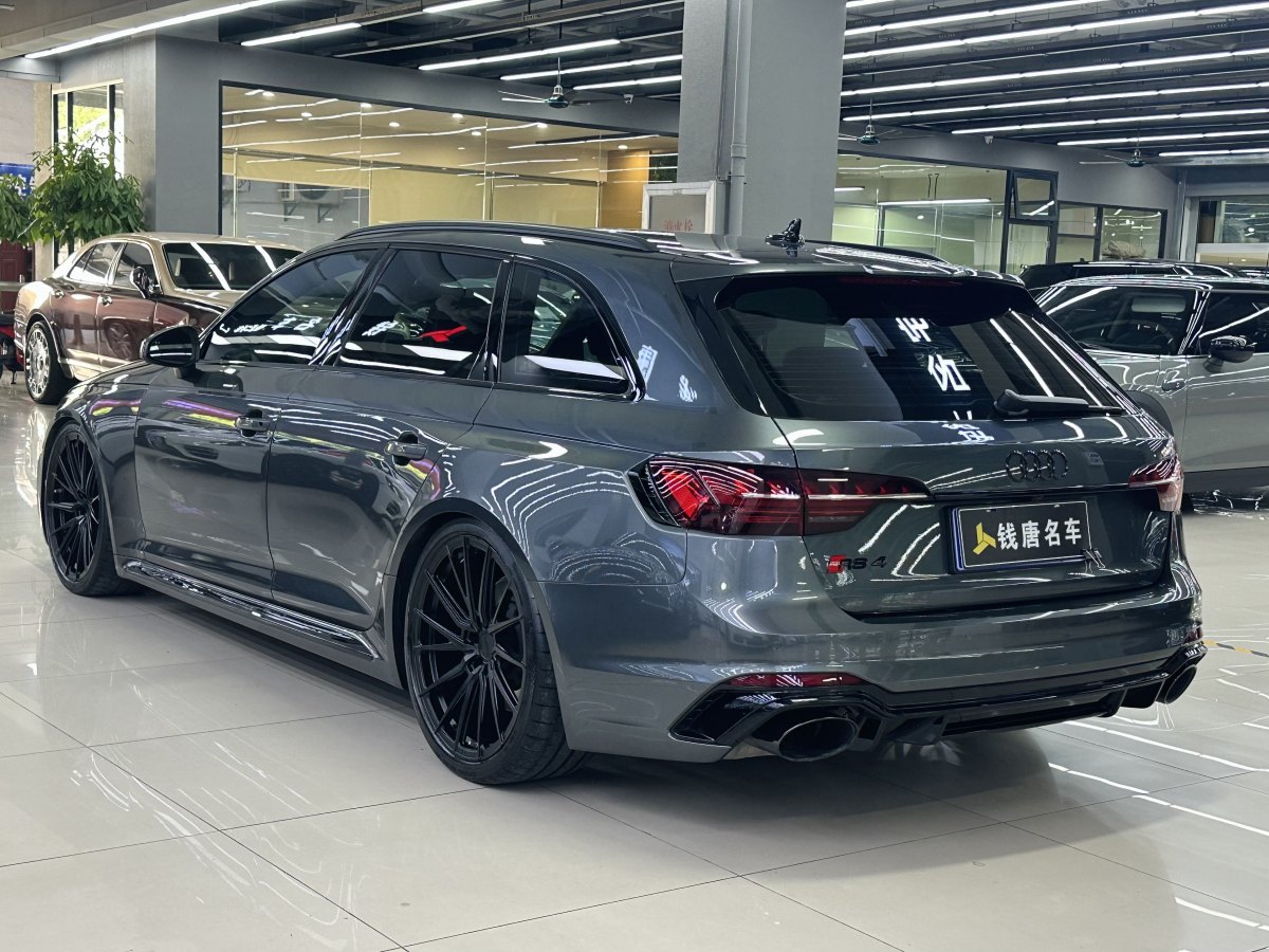 2022年8月奧迪 奧迪RS 4  2023款 RS4 Avant 暗金版