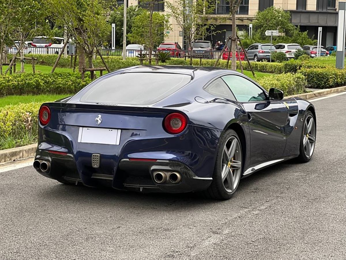 法拉利 F12berlinetta  2013款 6.3L 標(biāo)準(zhǔn)型圖片