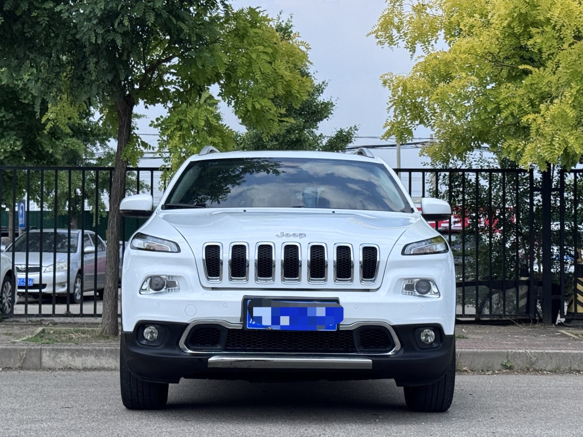 Jeep 自由光  2016款 2.4L 專業(yè)版圖片