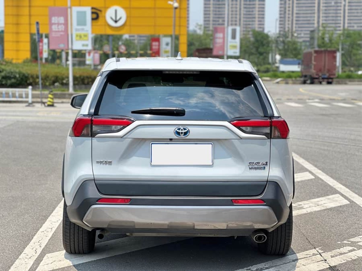 豐田 RAV4榮放  2023款 雙擎 2.5L E-CVT兩驅(qū)精英版圖片