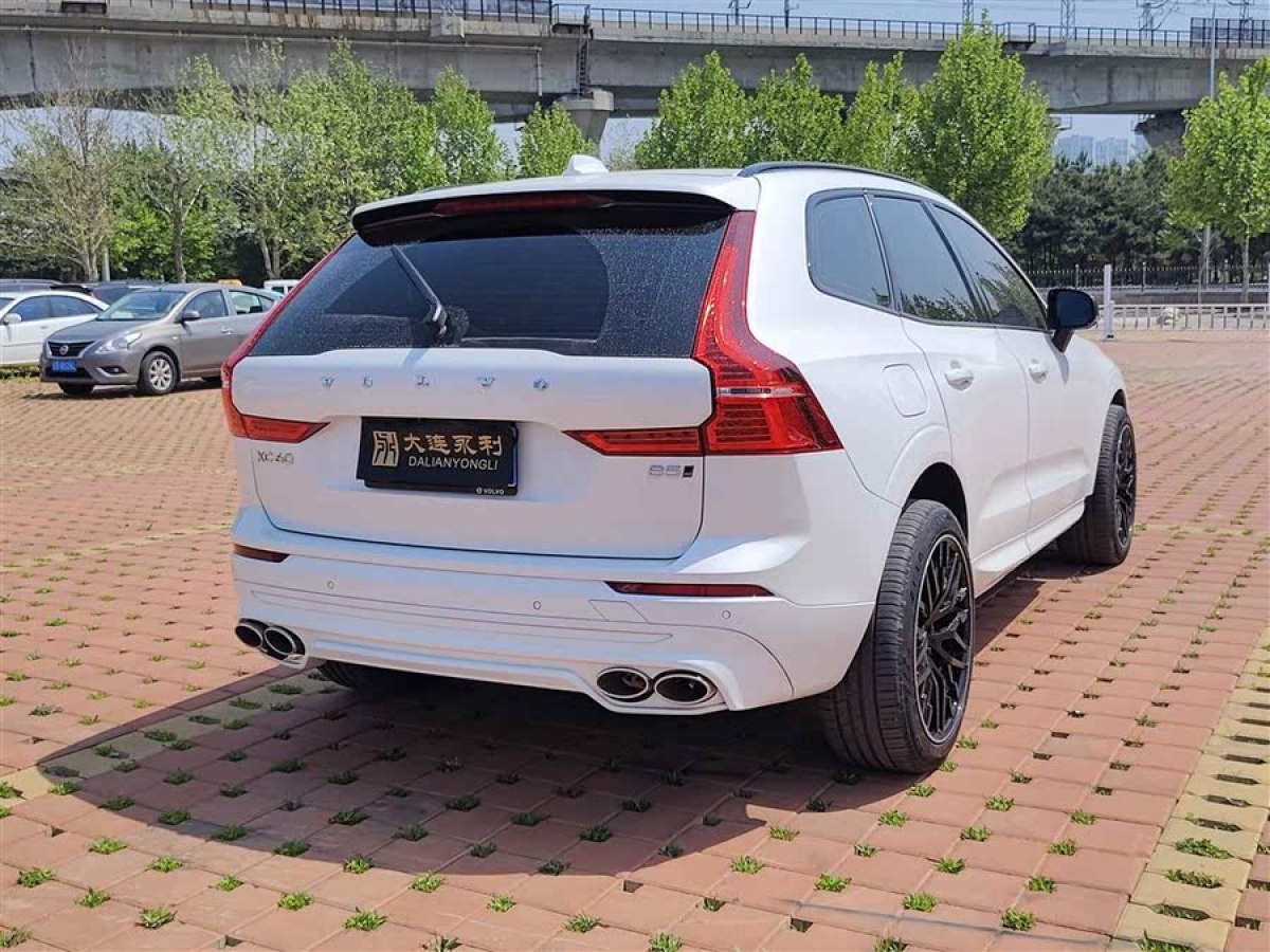沃爾沃 XC60  2022款 B5 四驅(qū)智遠(yuǎn)運(yùn)動版圖片