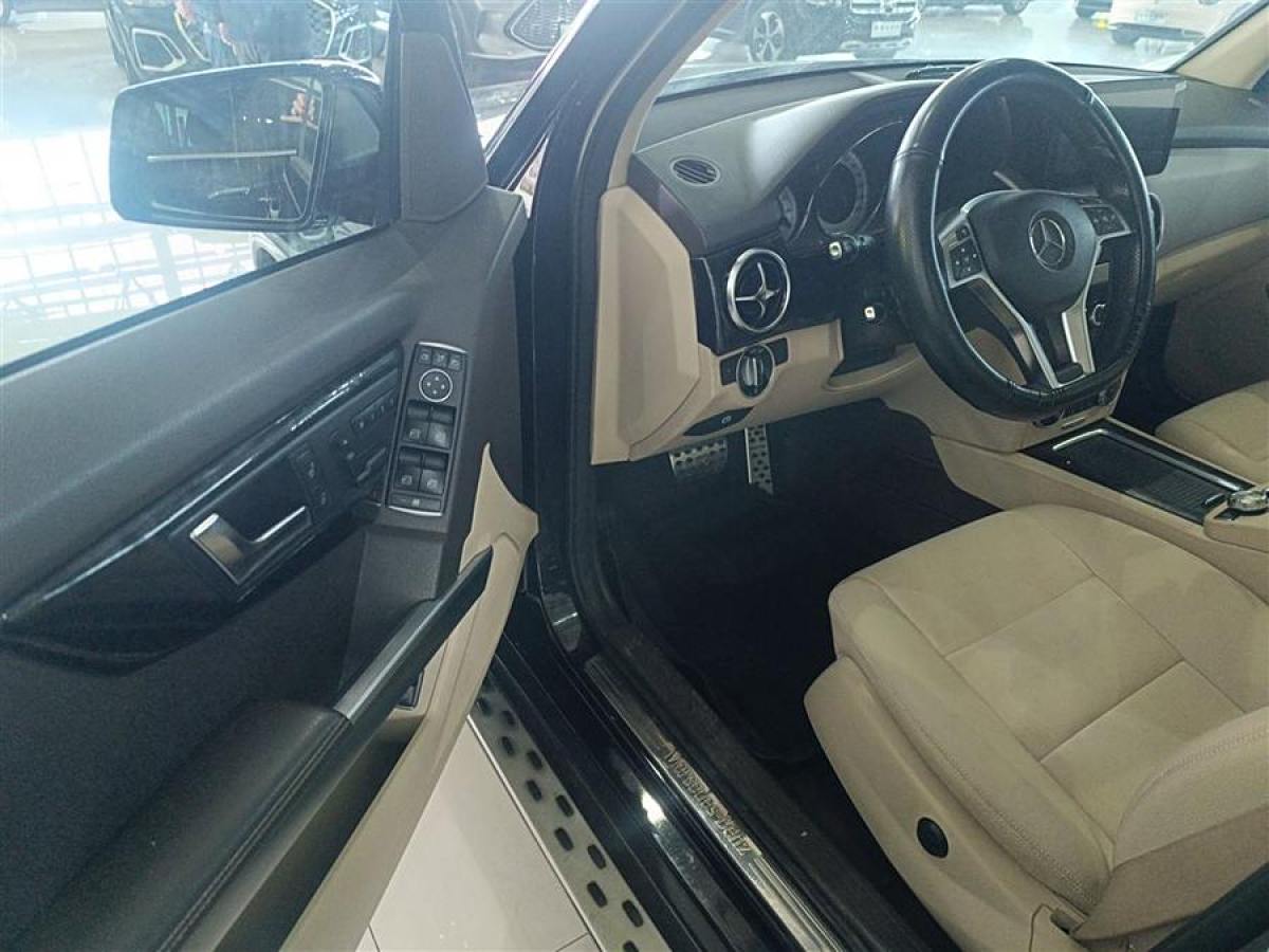 奔馳 奔馳GLK級  2015款 GLK 260 4MATIC 時尚型 極致版圖片