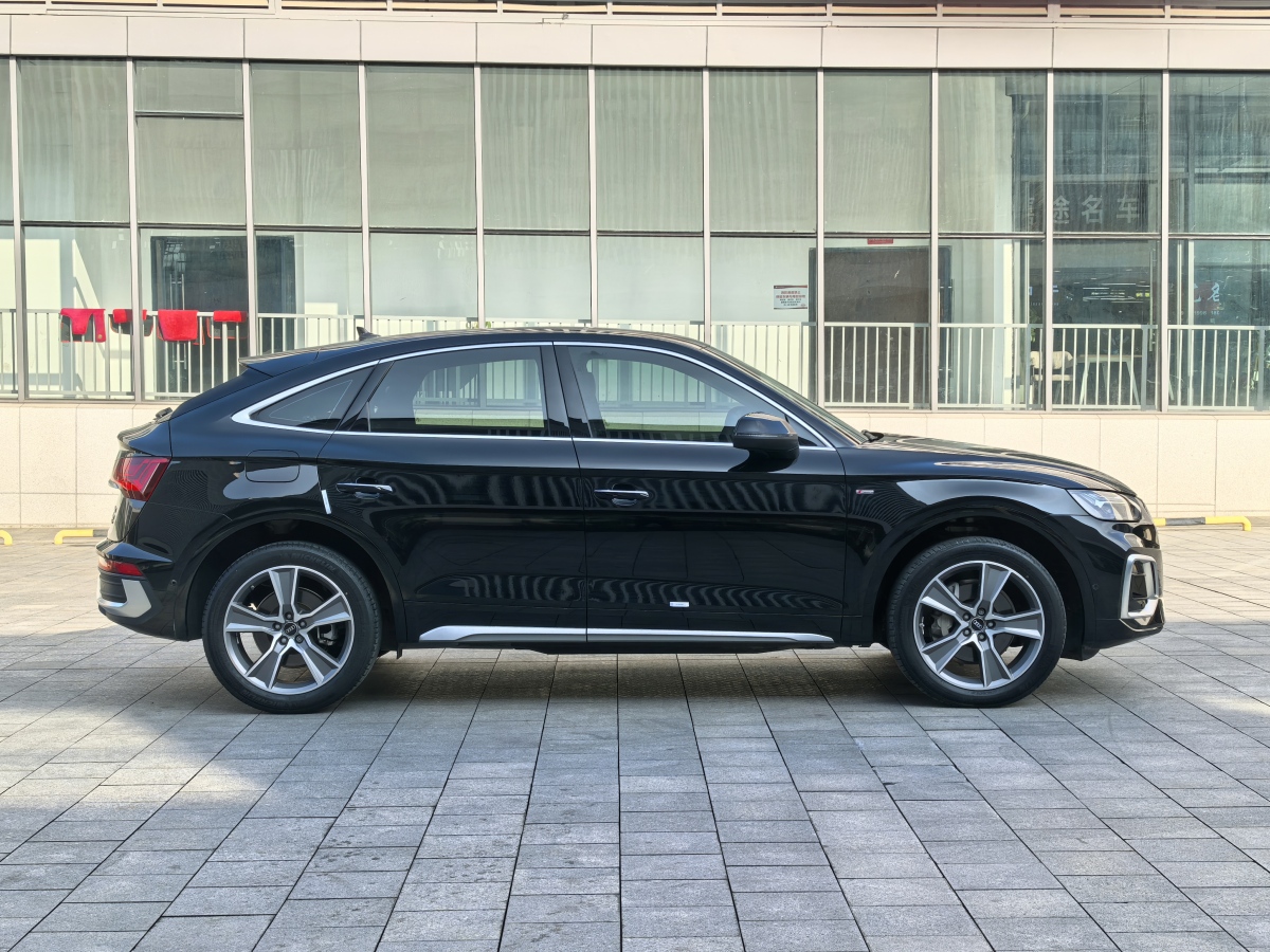 2022年9月奧迪 奧迪Q5L Sportback  2022款 改款 40 TFSI 豪華型