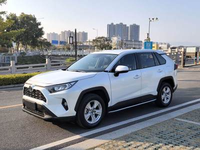 2021年10月 豐田 RAV4榮放 2.0L CVT兩驅(qū)都市版圖片