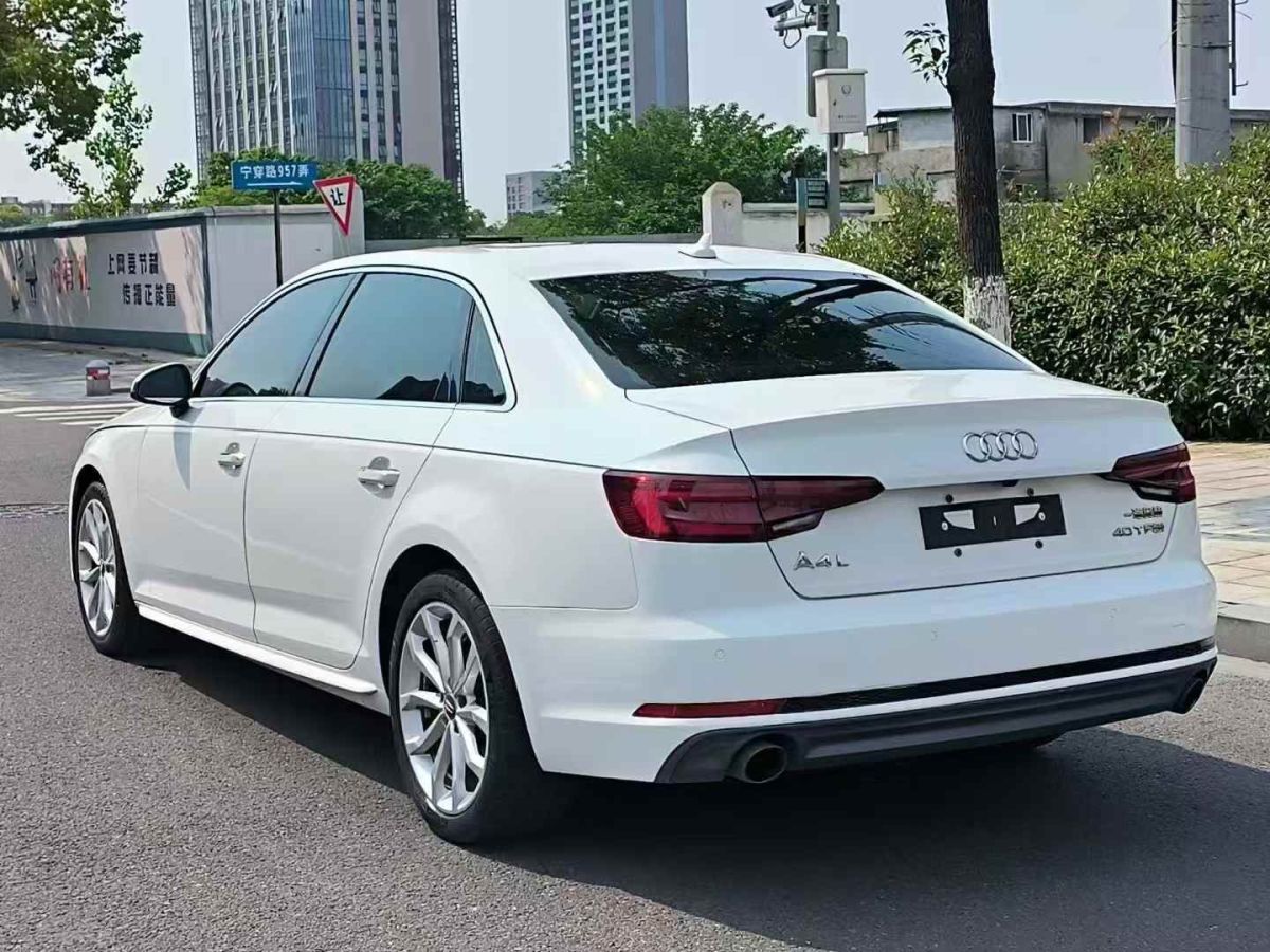 奧迪 奧迪A4L  2018款 30周年年型 30 TFSI 進(jìn)取型圖片