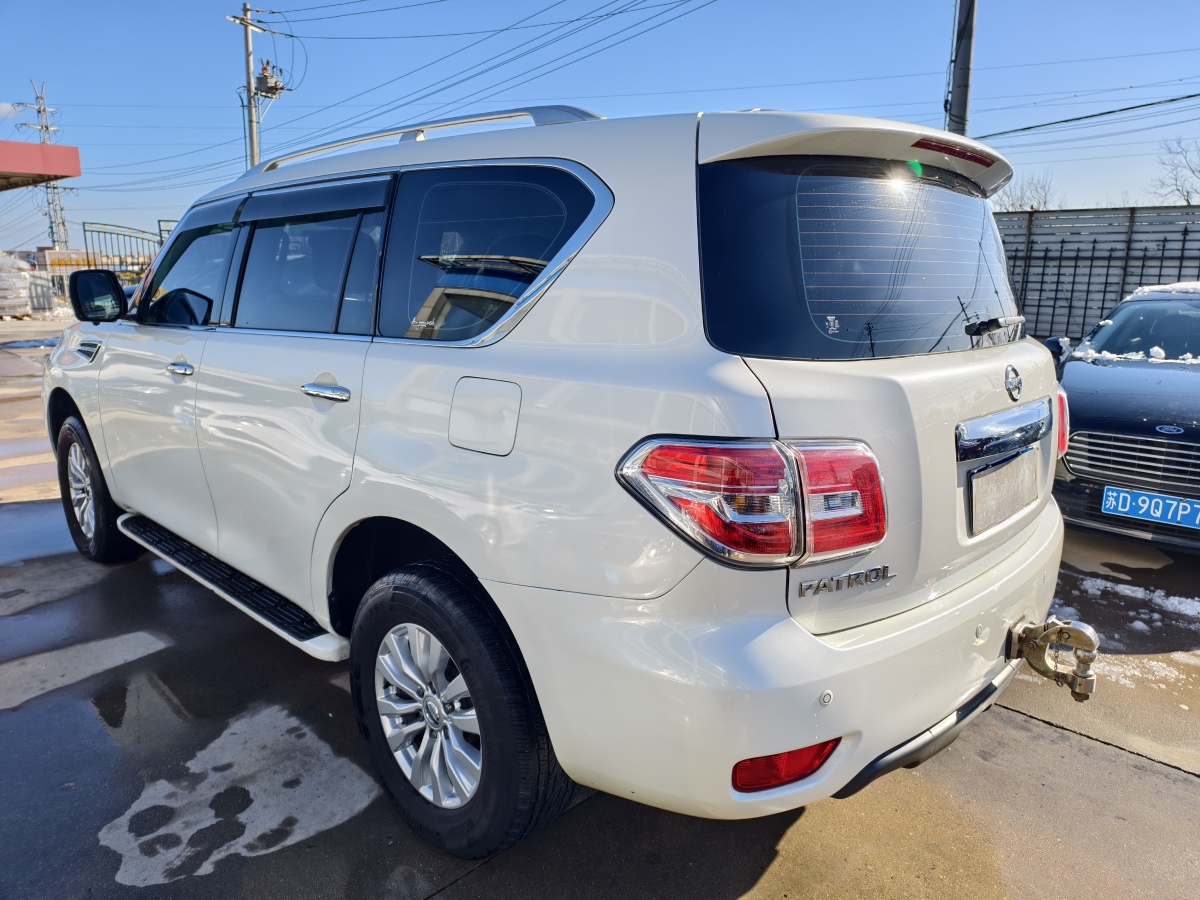 日產(chǎn) 途樂  2018款 4.0L 鉑金型圖片