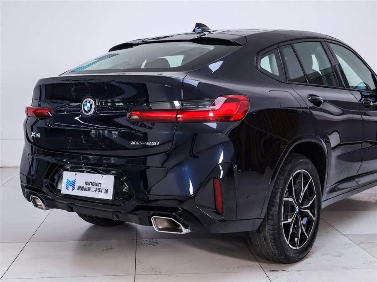寶馬 寶馬X4  2022款 xDrive 25i M運(yùn)動套裝圖片