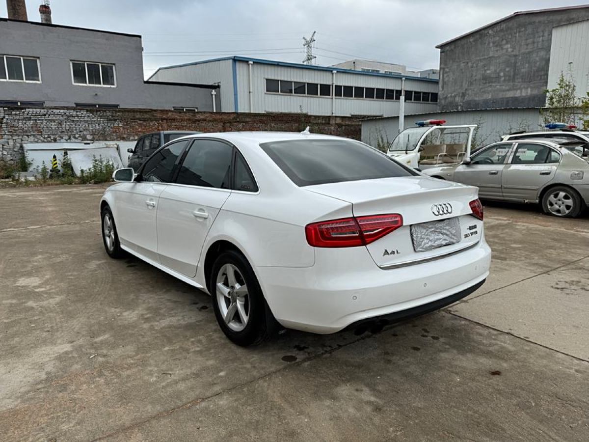 2014年10月奧迪 奧迪A4L  2015款 30 TFSI 自動(dòng)舒適型