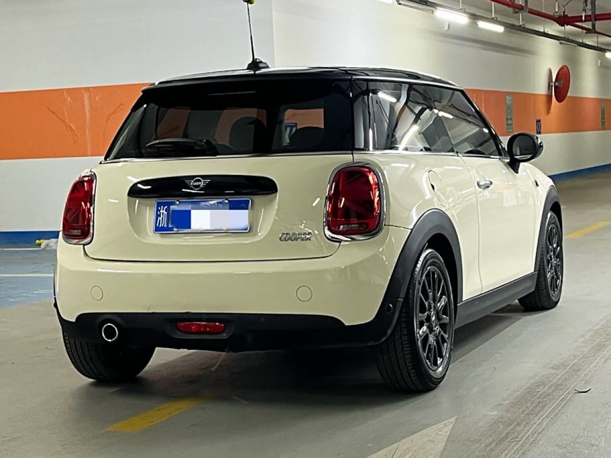 MINI COUNTRYMAN  2018款 1.5T COOPER 經(jīng)典派圖片