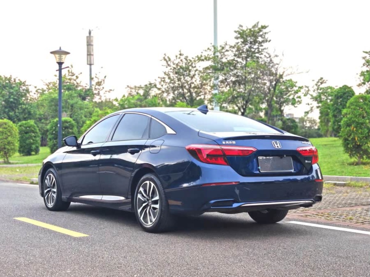 本田 INSPIRE  2022款 銳?混動 2.0L 凈雅版圖片