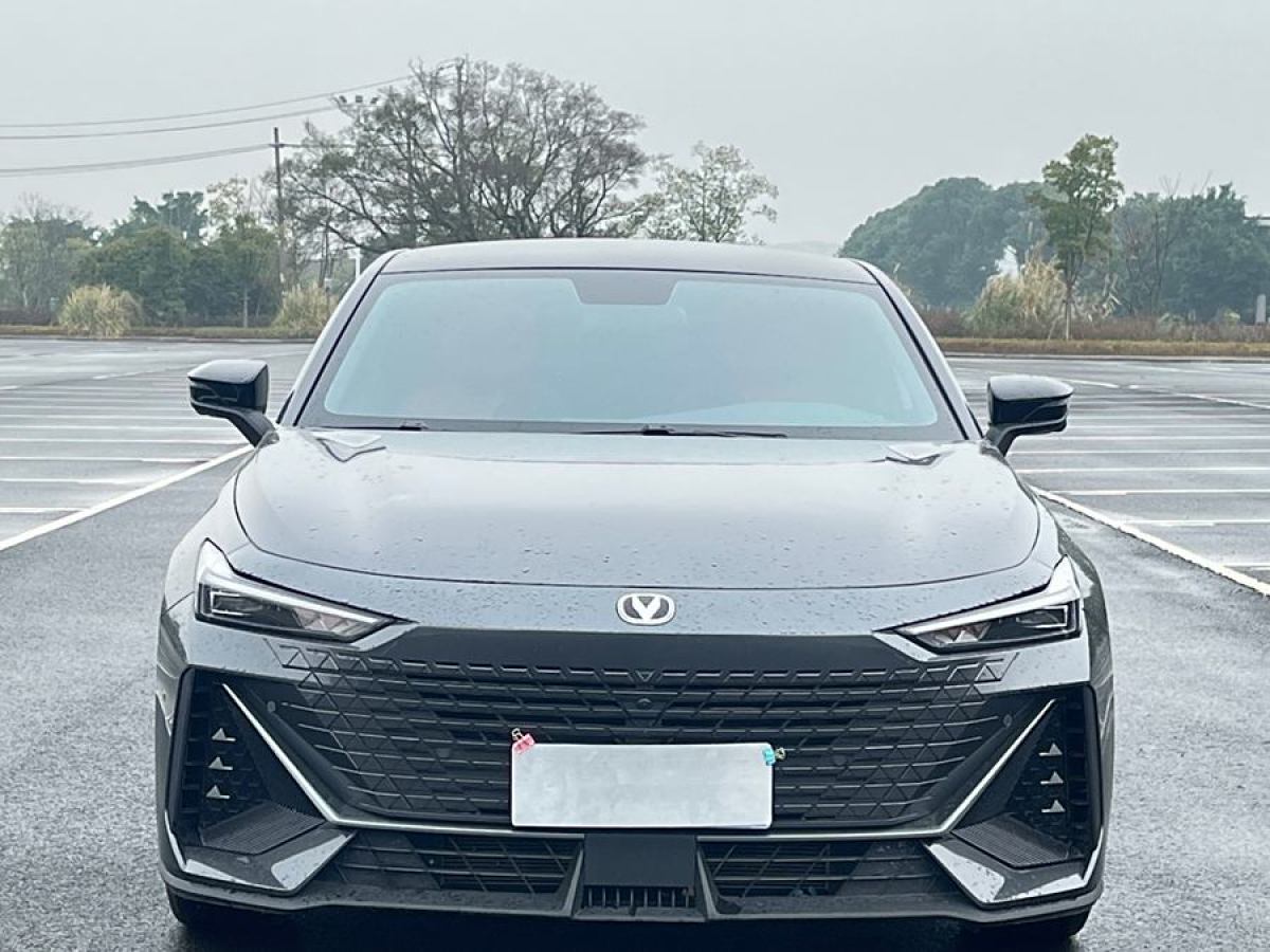 長安 長安UNI-V  2022款 1.5T 尊貴型圖片