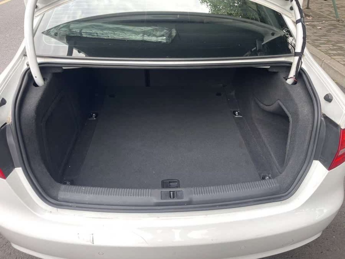 奧迪 奧迪A4L  2013款 35 TFSI 自動標準型圖片