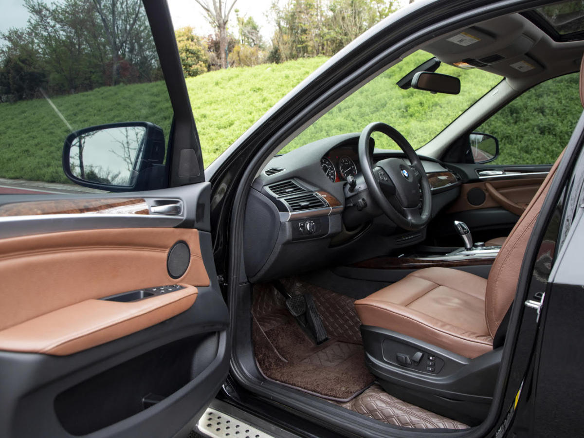 2013年3月宝马 宝马X5  2013款 xDrive35i 领先型