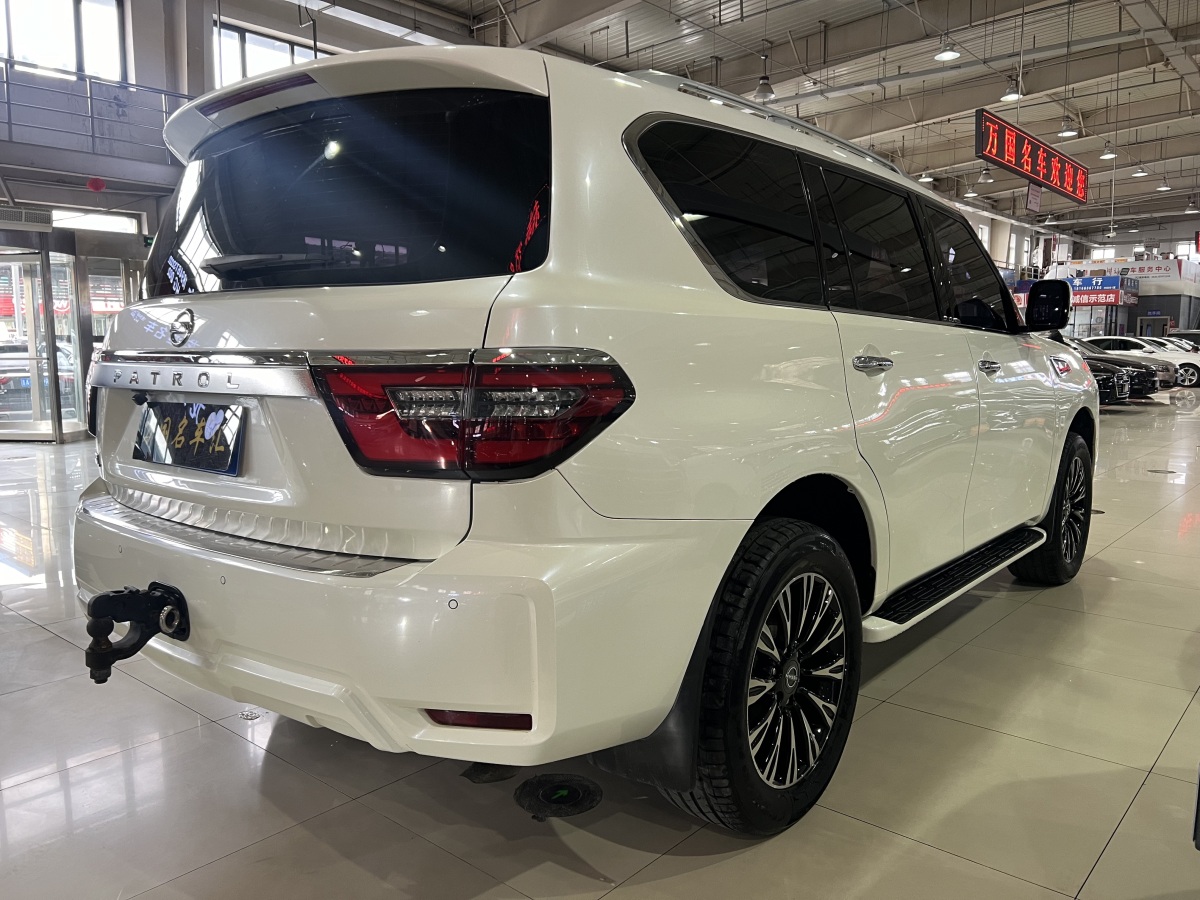 日产 途乐  2018款 4.0L 铂金型图片