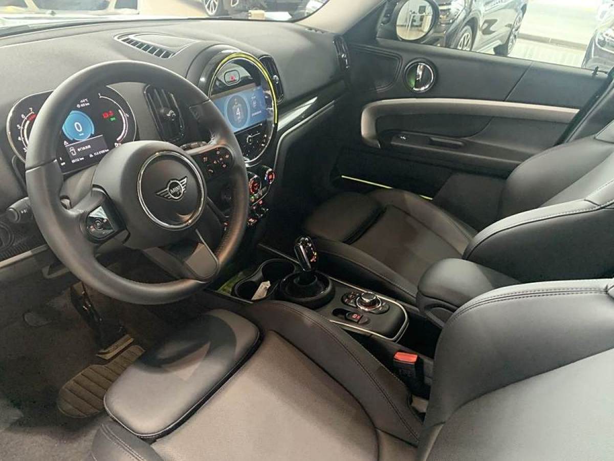 MINI COUNTRYMAN  2023款 1.5T COOPER ALL4 鑒賞家圖片