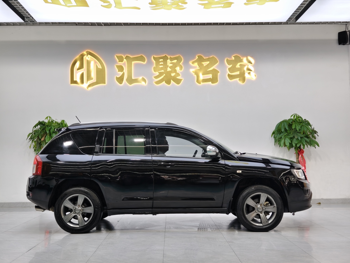 Jeep 指南者  2014款 改款 2.4L 四驅(qū)舒適版圖片