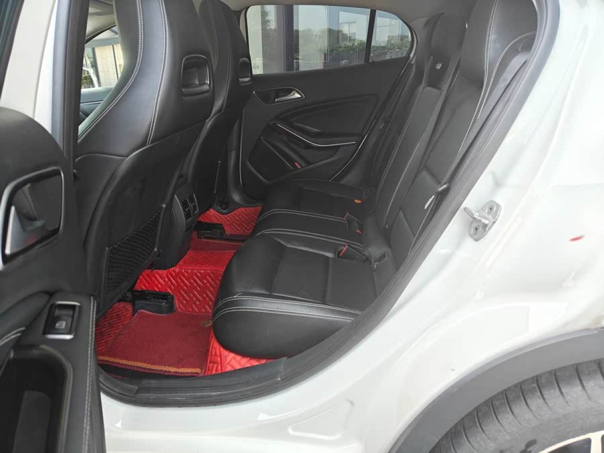 奔馳 奔馳GLA  2017款 GLA 220 4MATIC 時尚型圖片