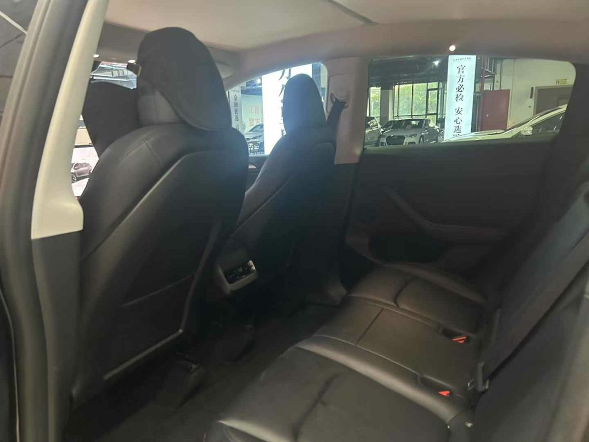 特斯拉 Model S  2023款 三電機(jī)全輪驅(qū)動(dòng) Plaid版圖片