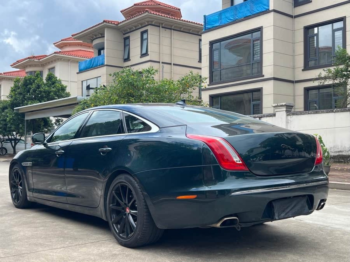 捷豹 XJ  2014款 XJL 3.0 SC 四驅(qū)全景商務(wù)版圖片