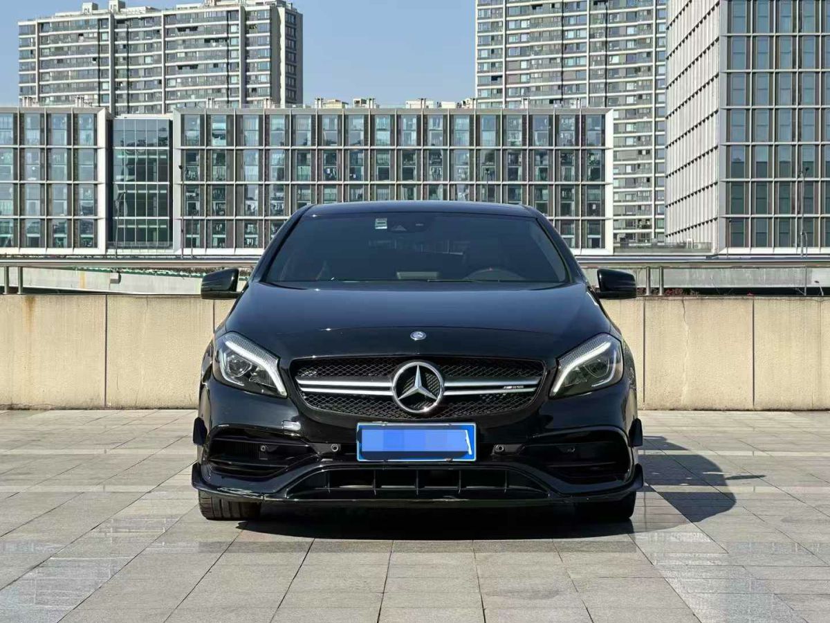 奔馳 奔馳A級(jí)AMG  2017款 2017款 改款 AMG A 45 4MATIC 國(guó)VI圖片