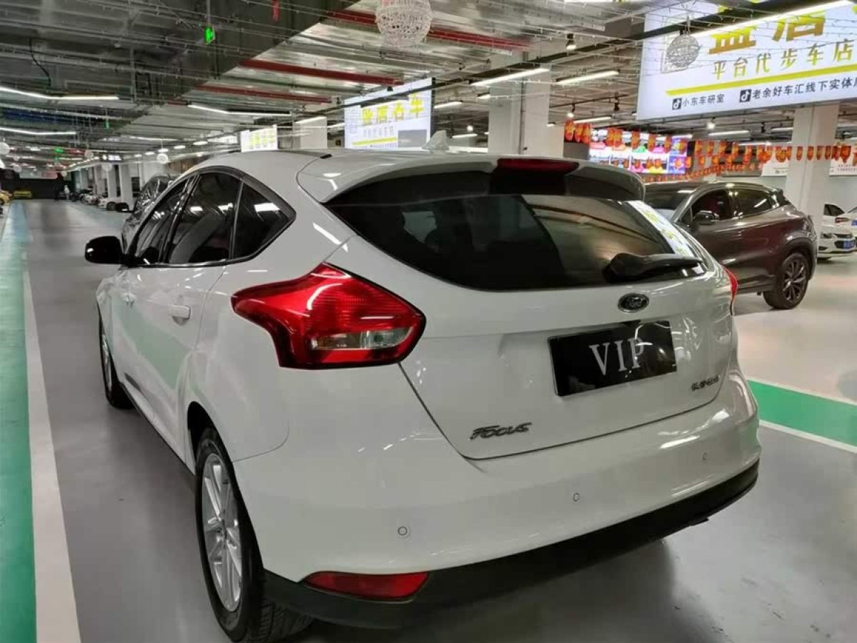 福特 ?？怂? 2018款 兩廂經(jīng)典 1.6L 自動(dòng)風(fēng)尚型智行版圖片