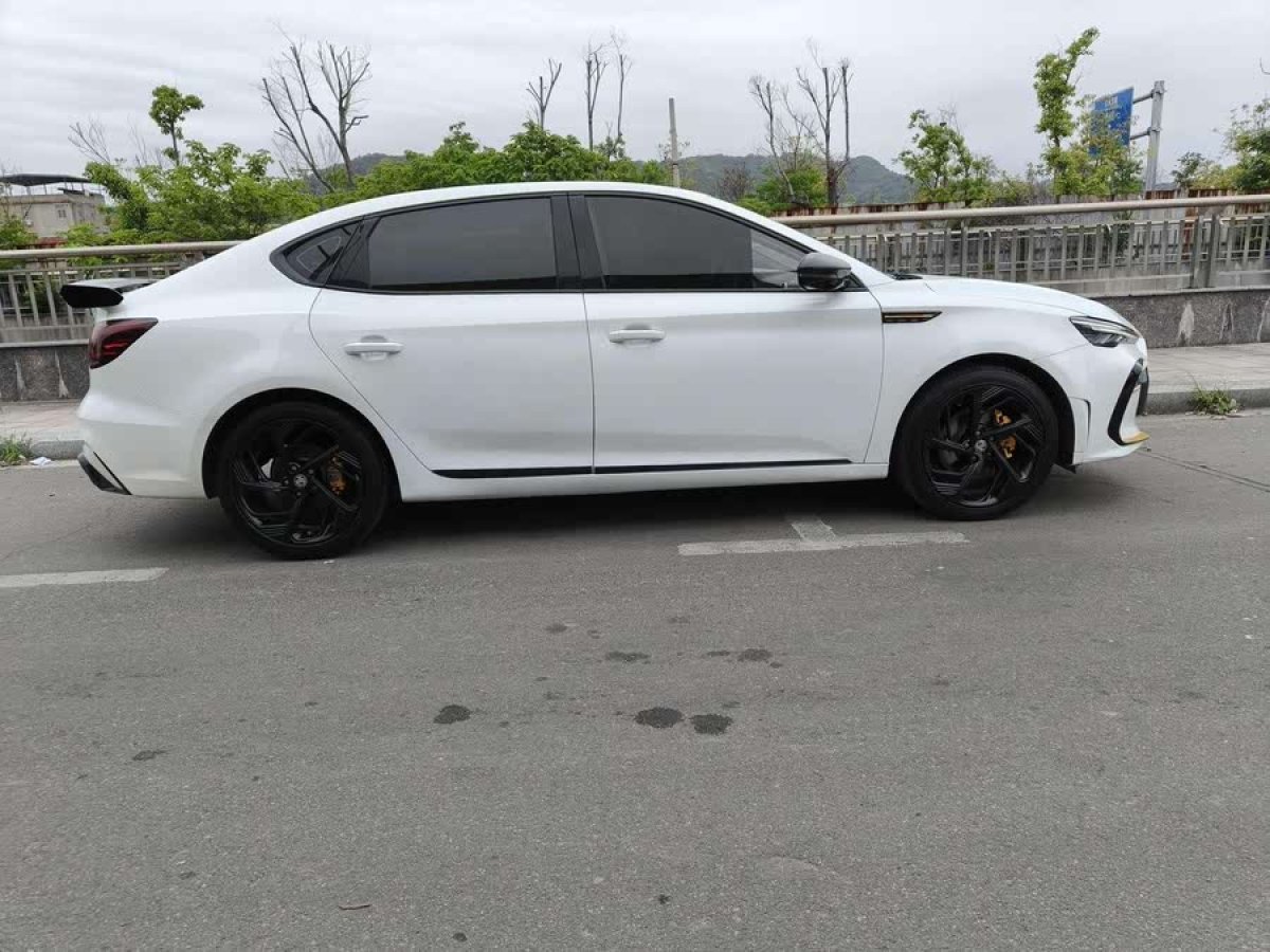 名爵 名爵6  2021款 Pro 1.5T 自動(dòng)領(lǐng)潮豪華版圖片